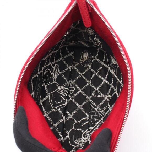 CHANEL Red Shoulder Bag - Picture 3 of 9